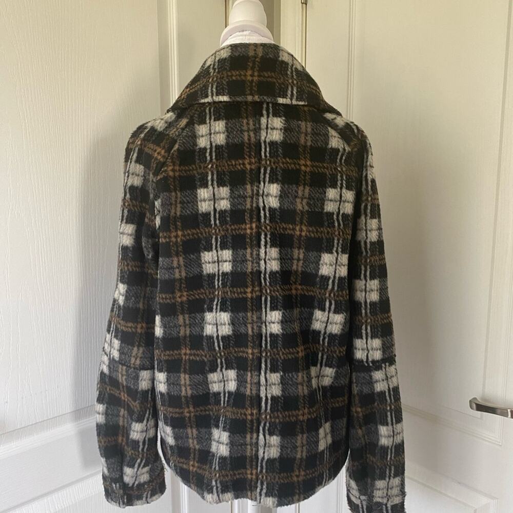 AVEC LES FILLES plaid jacket size medium. - Picture 7 of 14